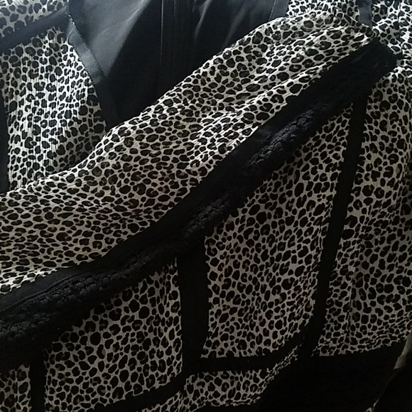 Authentic Burberry Dress - Picture 6 of 7